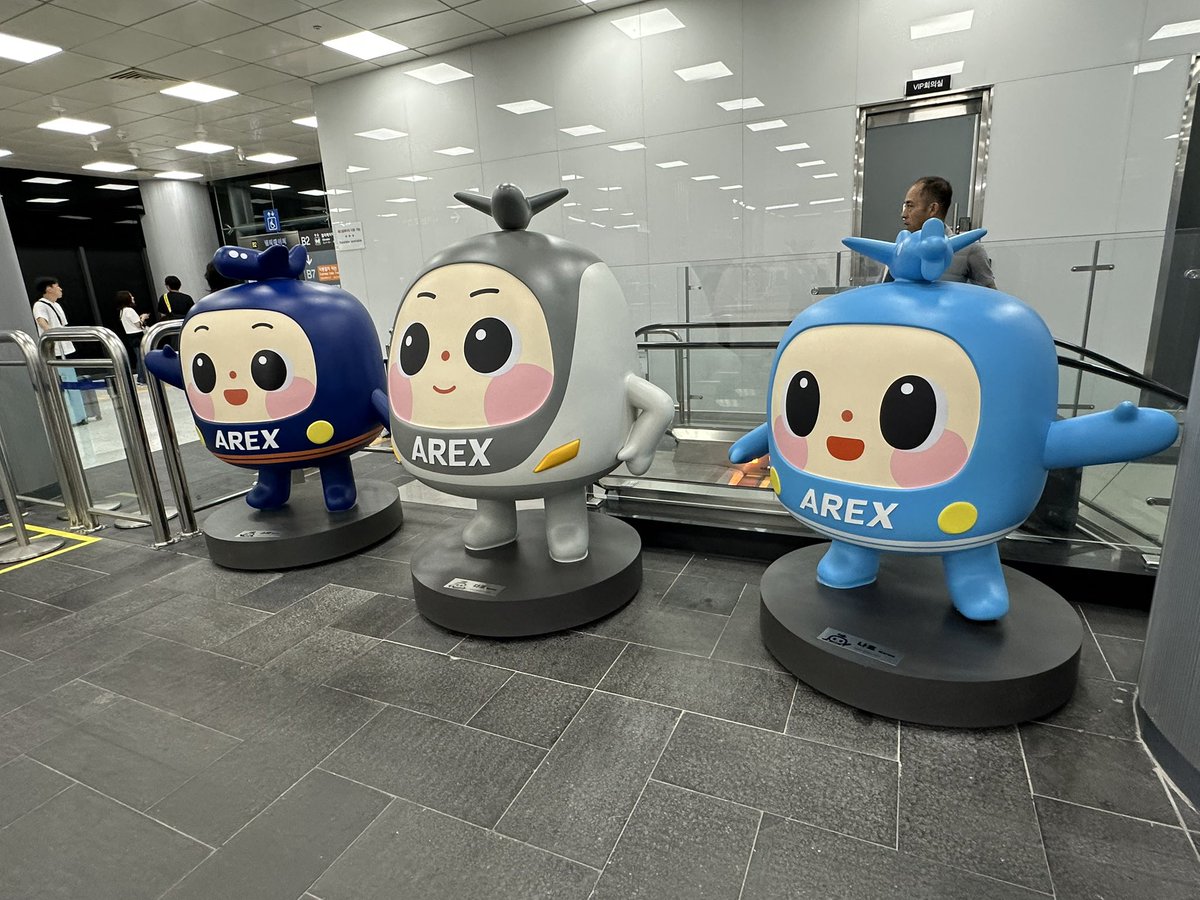 mega02ne16's tweet photo. ✈️さあて帰国しますよ
行きはリムジンバスだったけど帰りはAREX。
早い話がラピートですわ。 https://t.co/UVD3iGntaI