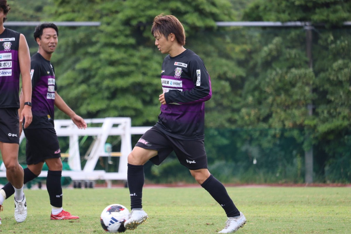 fujiedamyfc_pr's tweet photo. 𝙩𝙧𝙖𝙞𝙣𝙞𝙣𝙜 📸
#吉田舜 #芹生海翔 #久富良輔 #梶川諒太

𝙣𝙚𝙭𝙩 𝙝𝙤𝙢𝙚𝙜𝙖𝙢𝙚
⚔️ 2026/27明治安田J2リーグ 第2節
🆚 #いわきFC
🗓 8/15 SAT 18:30
🏟️ 藤枝総合運動公園サッカー場

#藤枝MYFC
#一体感プラス1 https://t.co/wBUqAvt2tC