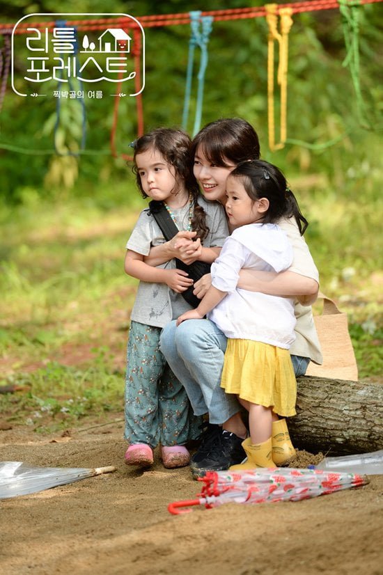 Mhudeokie's tweet photo. The program "Caring for Kids in Nature" for children who have no place to play with and is a healing variety program designed as a home kids garden development project for children.

#LittleForest 7th Anniversary 

#JungSoMin 
#정소민 https://t.co/bqXlsMxc6S