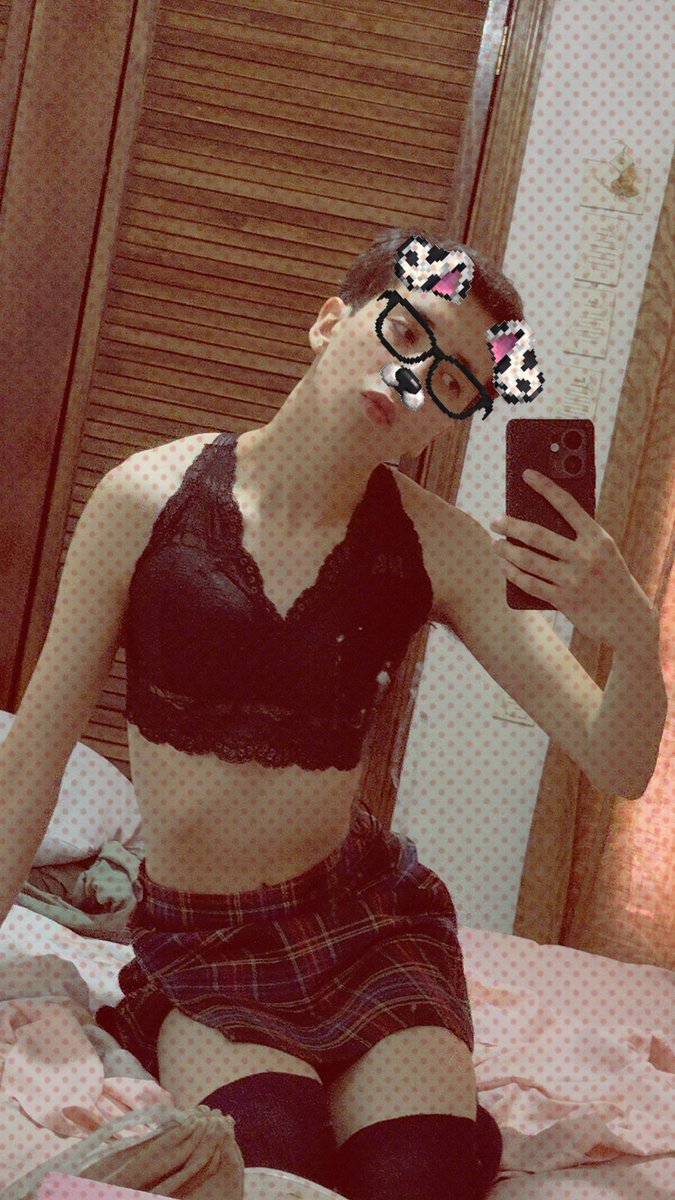 rastamabfem's tweet photo. Si quieres platicar conmigo y mas gente puedes entrar a mi server de dicord en la bio ;3
If you want to chat with me and other people, you can join my Discord server (link in bio) ;3
#femboyespaño #twink #femboy #muslos #skirt #falda #nsfwtwtًً https://t.co/07CHYGNgFw