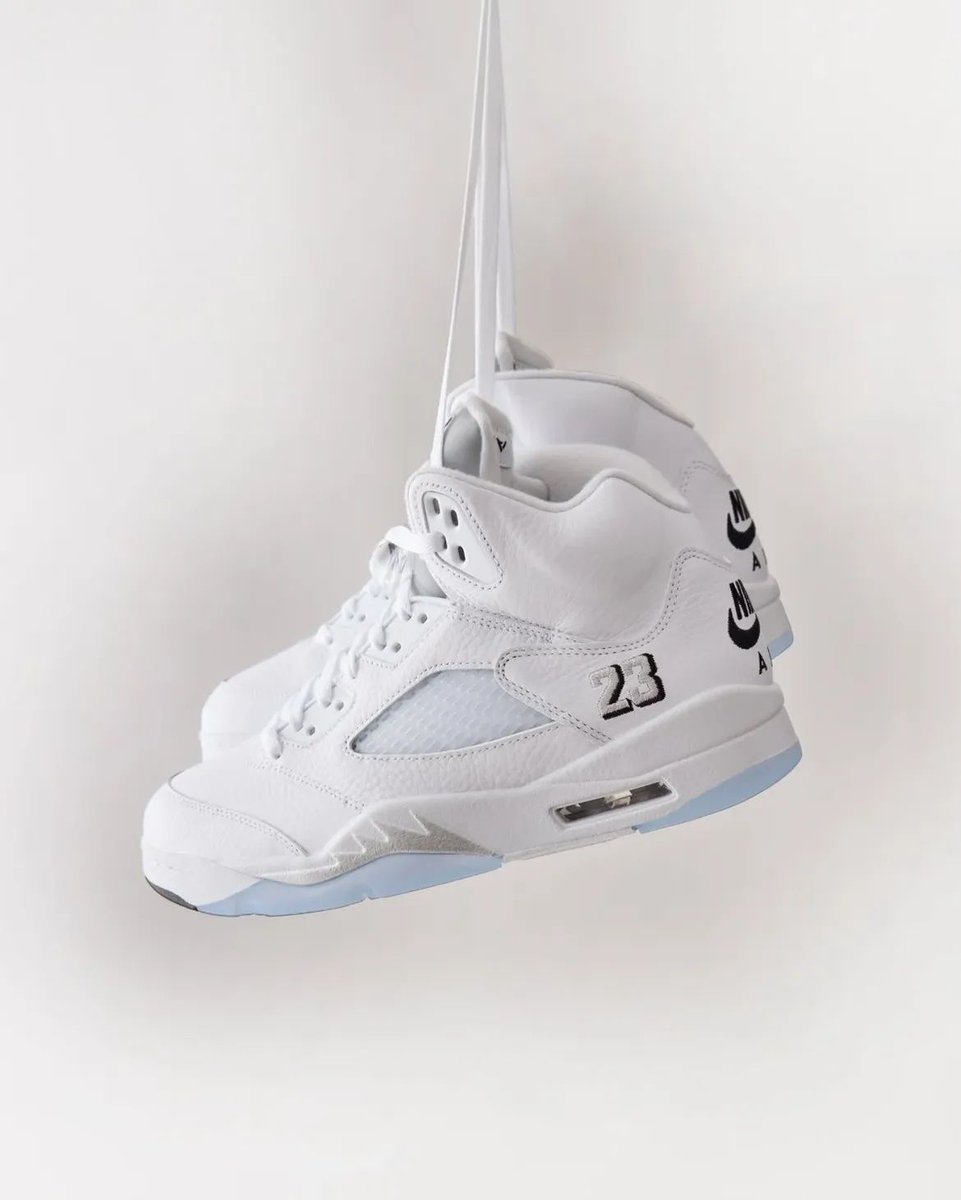 JustFreshKicks's tweet photo. Air Jordan 5 Retro 'White Metallic' ❄️ 

https://t.co/vnmGkJO4Vw https://t.co/UL25x8i6sJ
