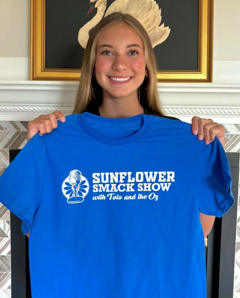 SunflowerSmack's tweet photo. 🎙️🏀NEW SHOW🏀🎙️
TOTO visits w/@Chesney2028 of #Oakley HS about the upcoming season, future plans, playing in a small town & much more #TOTOsSpeedRound @OHS_StuCo_ @pguhoops @hoxiehs
🎙️SoundCloud➡️ https://t.co/poyp5zXnTR
🎙️Spotify➡️ https://t.co/4S7D1jgfRy https://t.co/c2kV60UbRq