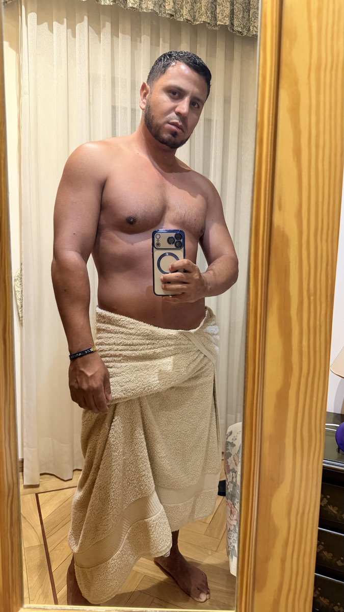 Antonioangarima's tweet photo. Buenas Noches 🌙
Quién viene a dormir conmigo …?😈🔥
#Viral #Rettwitear https://t.co/VYCC2QB5Hs
