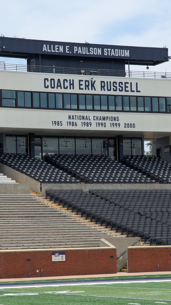 esaburruss's tweet photo. @FreddyLA7 Georgia Southern in Statesboro GA is the best game day atmosphere in the nation https://t.co/sa7Ye89J7D