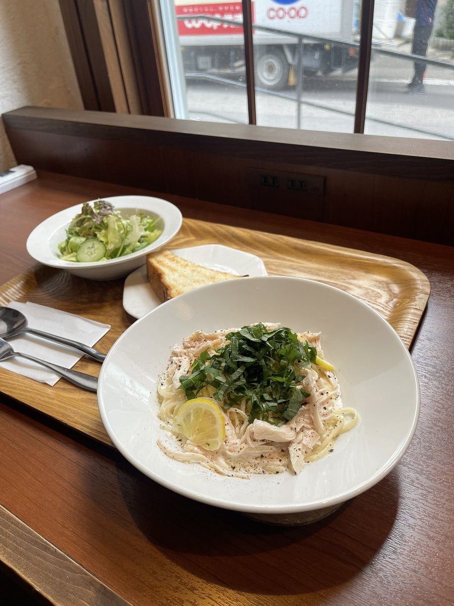 cafe806's tweet photo. おはようございます😃
阿波踊りが始まります
ご来店お待ちしております
#徳島カフェ
#ドックカフェ https://t.co/4ndjZL8l7E