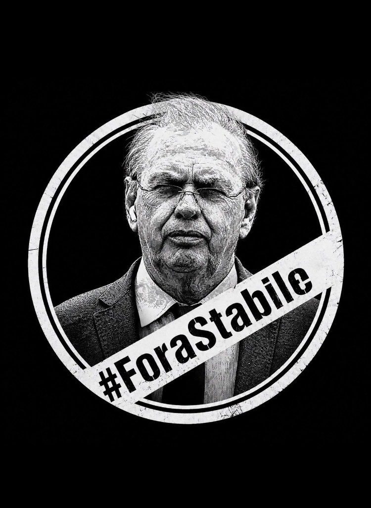 tutuscsc's tweet photo. @Corinthians Vai tomar no cu bando de filho da puta que comanda o Corinthians, vocês estão fudendo o Corinthians, fora OSMAR, vai em bora velho do crlh, bando de incompetente, pq vcs não conversam cm a safiel ? Que ficar mamando o clube ? Vão se foder? A vida cobra https://t.co/qqIpP5SqbN