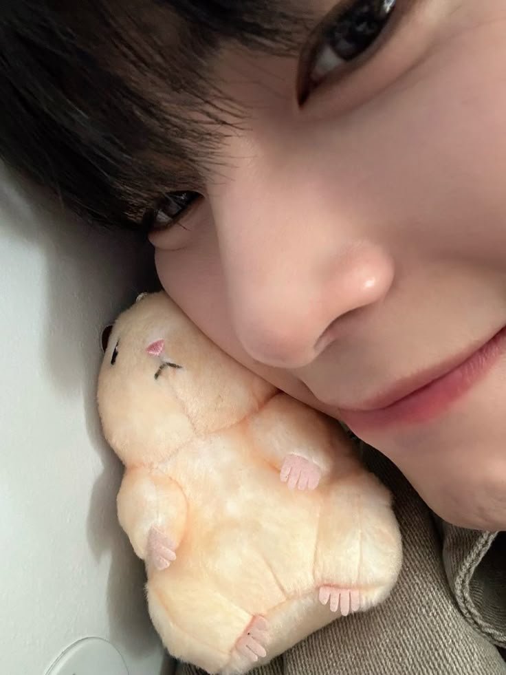 IconicSHanbin's tweet photo. Bolehhhh dongg, absen dulu dudung dan bapakny🤭☝🏻 https://t.co/CsJQDgdC5G