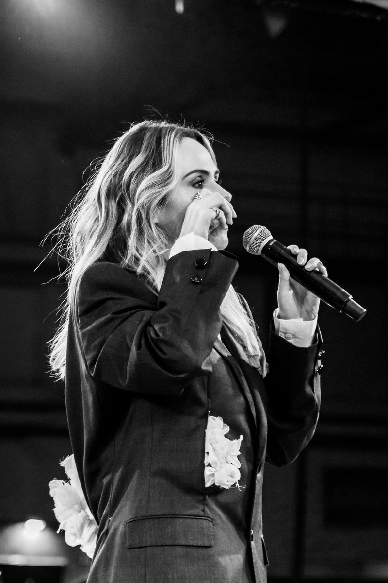 aprenaultnews's tweet photo. essa é uma das fotos que as adms mais amou, vivenciar Ana Paula Renault vai ser sempre uma honra. 🩵🌟 https://t.co/8dxUBsKWGq