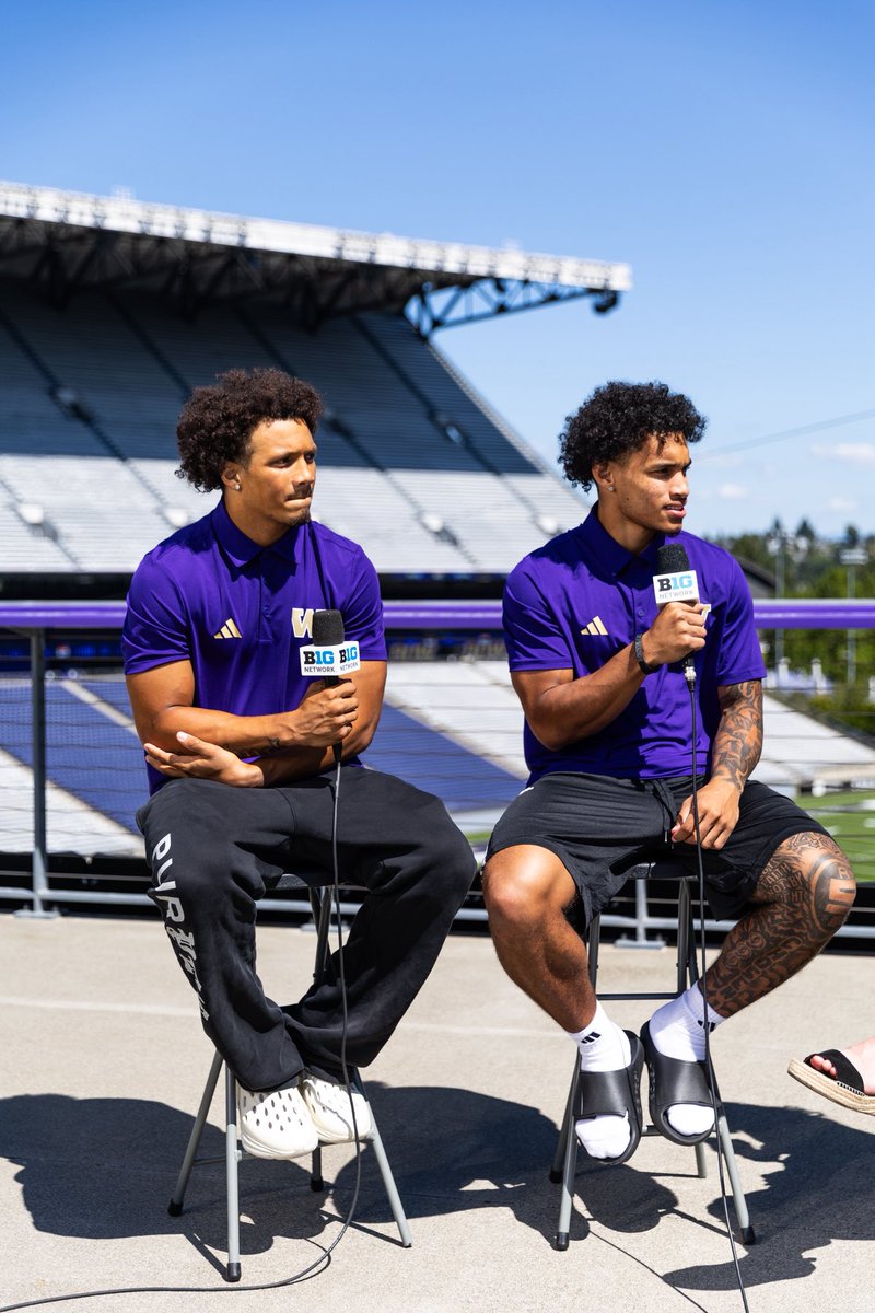 UW_Football's tweet photo. Less than 30 min from now on @BigTenNetwork ☔️ Dawg Fans tune in to catch up on fall camp. 7pm ET / 4pm PT 🙌 https://t.co/cHqkioK80n