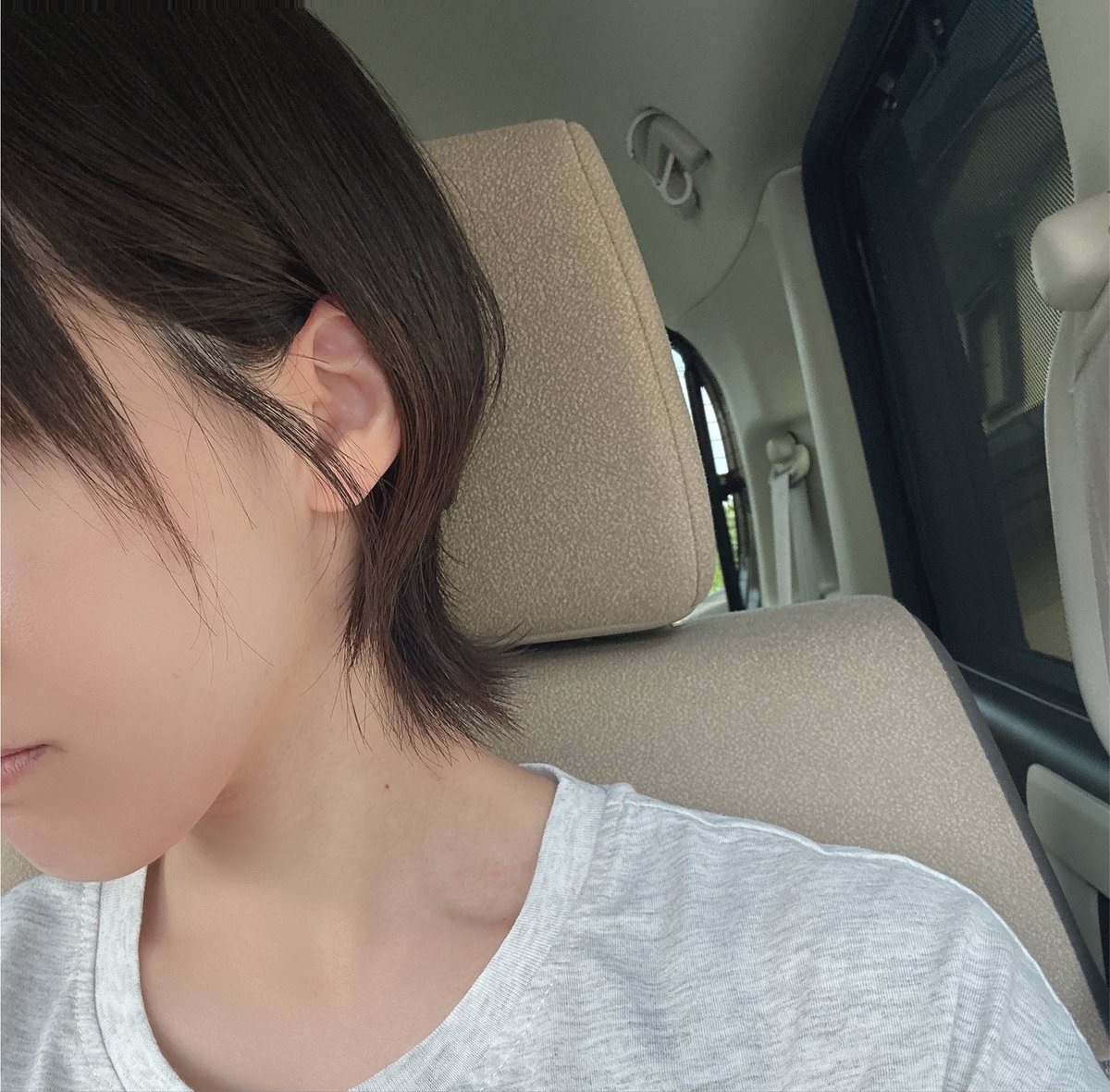 mo_pe___'s tweet photo. 朝起きたら襟足しかパーマ残ってなかったwwwwww https://t.co/nouDuj4kYT