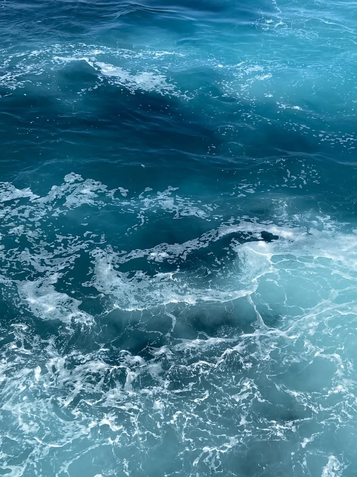 purelivn's tweet photo. sea therapy 🌊 https://t.co/lsAn2o3h3g