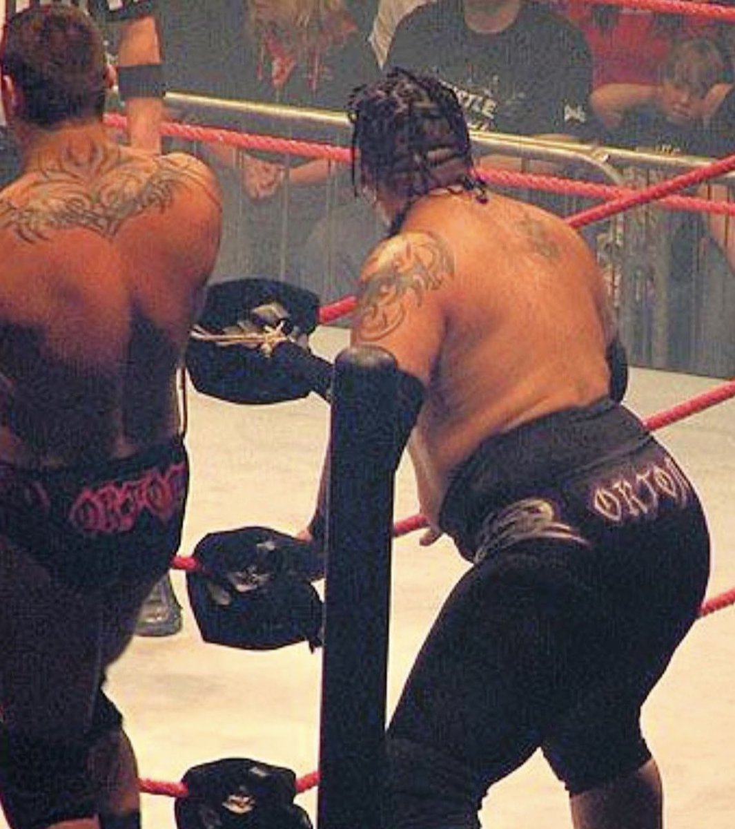 FadeAwayMedia's tweet photo. When Umaga pulled up at a house show in Randy Orton’s trunks as a rib to make everyone laugh 😭

WHAT A ICONIC MOMENT MAN. https://t.co/POPZwrt14R