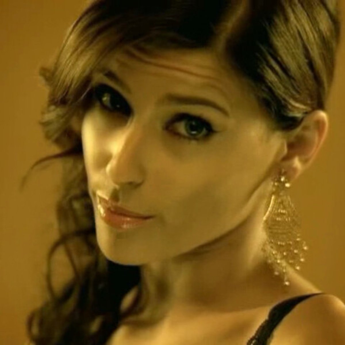 NellyFurtadoPt's tweet photo. 📊 | Billboard ranks Gnarls Barkley’s “Crazy” as the #26 best song to peak at #2 on the Billboard Hot 100. It was blocked from the top spot by Nelly Furtado’s “Promiscuous.”

- That same year, Nelly covered “Crazy” herself. Her version has now ~26M streams on Spotify. https://t.co/kBdrPWKP0s