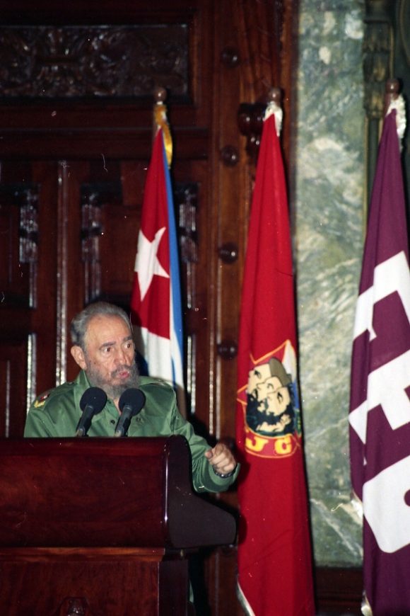 dayamiahu2's tweet photo. El legado del Comandante en Jefe Fidel Castro Ruz no se mide solo por una época, sino por las ideas y valores que siguen inspirando a 
Cuba 🇨🇺
#FidelEsFidel
#100AñosConFidel
#LatiendoConFidel 
♥️🇨🇺♥️🇨🇺♥️🇨🇺♥️🇨🇺♥️🇨🇺🇨🇺🇨🇺🇨🇺🇨🇺 https://t.co/6OxbwKYj16