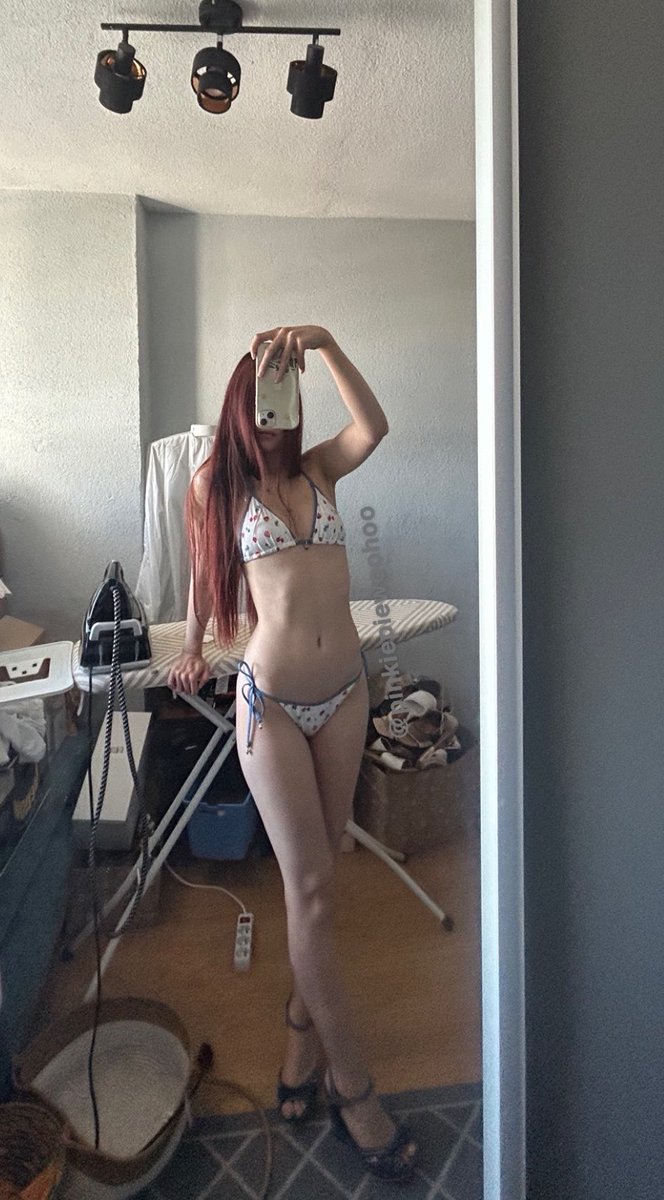 pinkiepiewoohoo's tweet photo. Is my bikini cute?🌊🍓 https://t.co/7xanFFbIKo