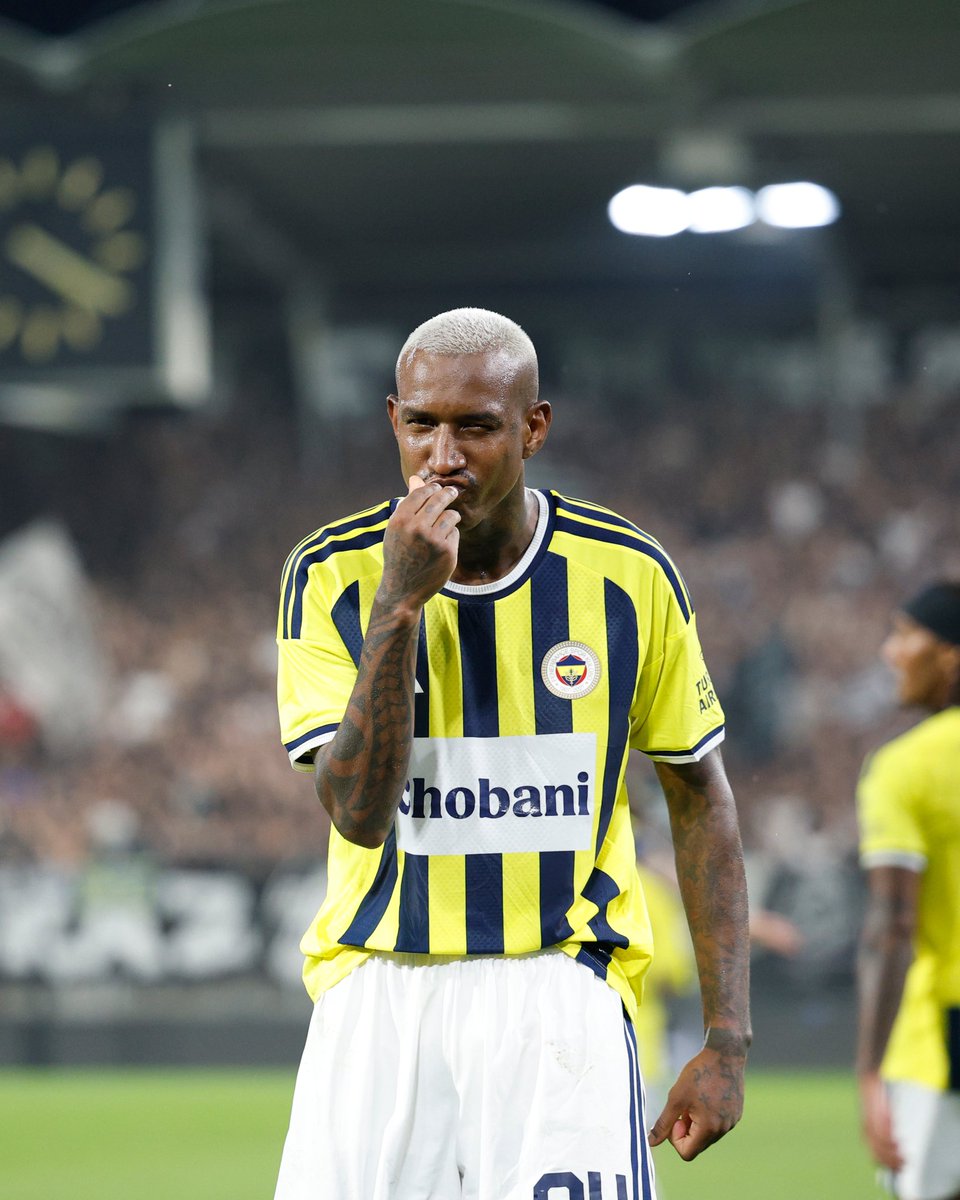 hikmetgullx's tweet photo. Dostlar, Flod halinde Fenerbahçe'nin Graz deplasmanında dikkatimi çeken sekansların karışık bir şekilde analizlerini yapacağım. Ufak bir maç değerlendirmesi gibi olacak. RT ile destek olursanız çok sevinirim. https://t.co/NNuC1RFvxM