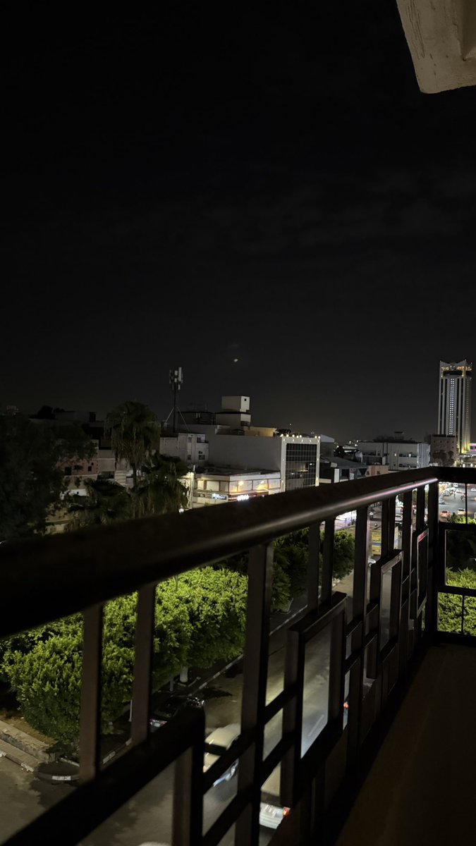 4fkkh0's tweet photo. 🌃💤 https://t.co/fkhDD150BO