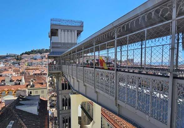 Victao071's tweet photo. @Claudio200770 @Juliatcsantana @danbomani As duas cidades tem parecencias com Salvador e com o Rio! Olha Lisboa e Salvador por exemplo. https://t.co/HT5pRJTTO3