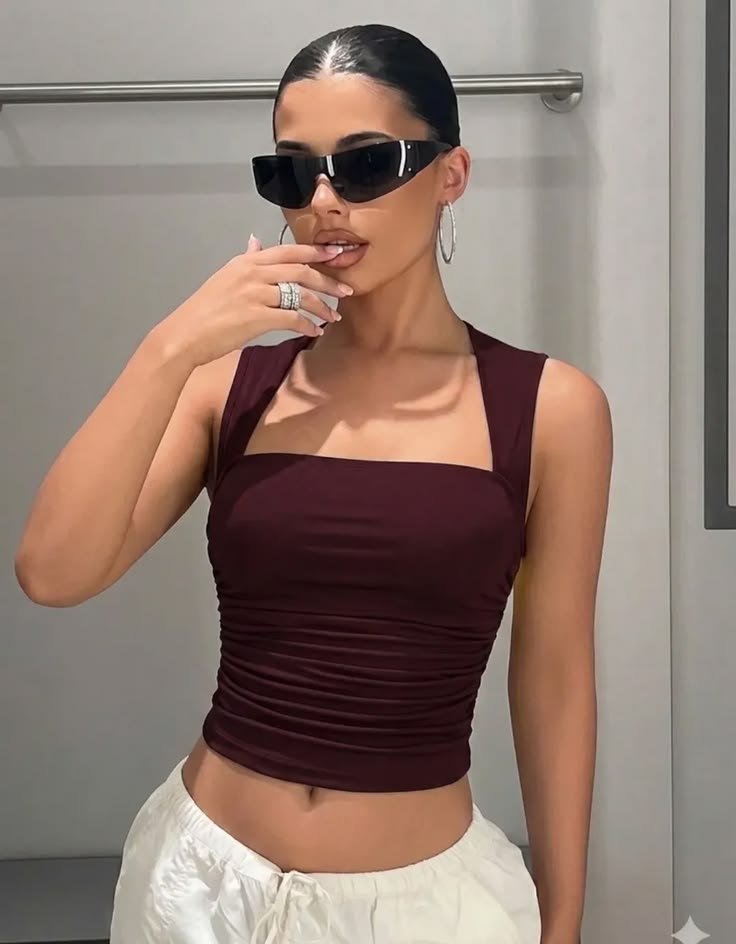 miaudosachados's tweet photo. Blusinhas da Shein que eu compraria SEM PENSAR DUAS VEZES .✦ ݁˖ https://t.co/wevfw3ucI9