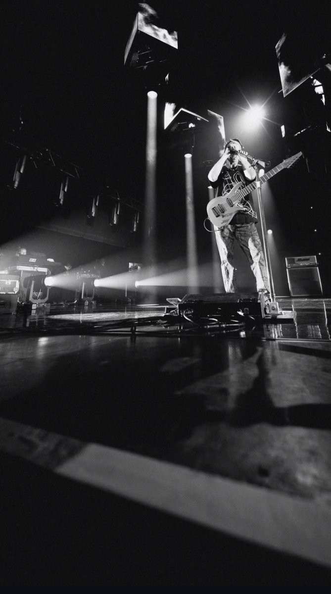 MusersOfMuse's tweet photo. New Muse from last night https://t.co/N92Tcy6MlJ