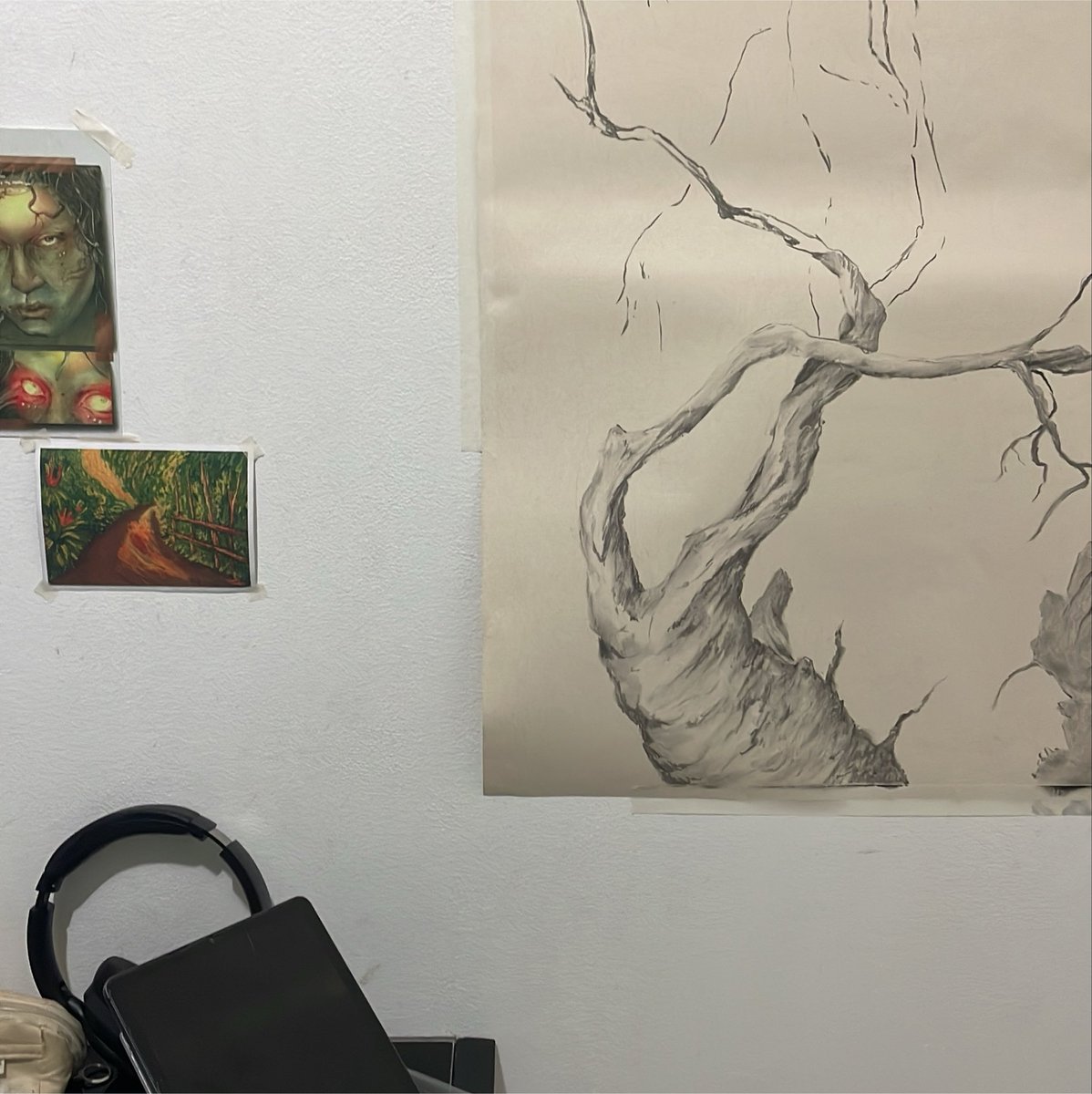 cabadebeira's tweet photo. transformando meu quarto em estúdio mais uma vez https://t.co/kcje6ECACx