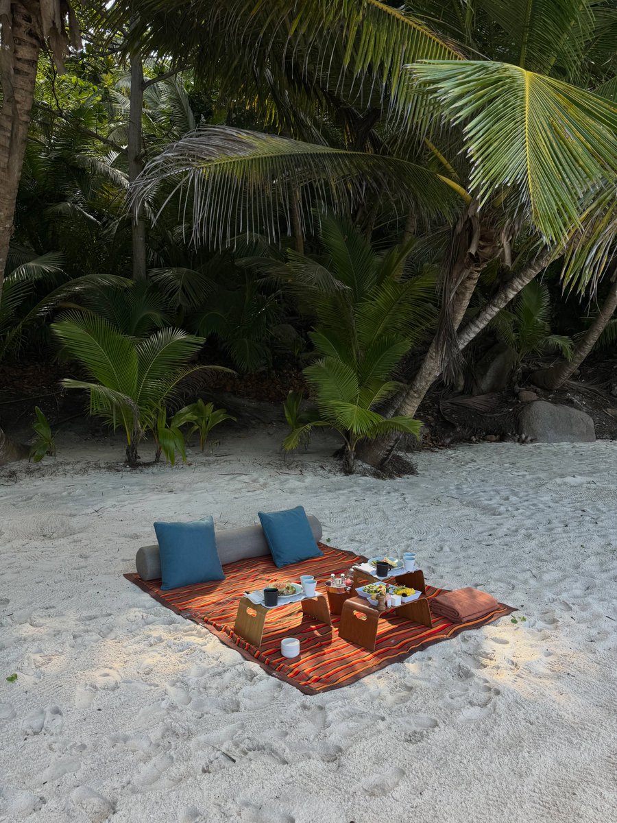 echoesofworld's tweet photo. Seychelles https://t.co/3r2iYd4Mto