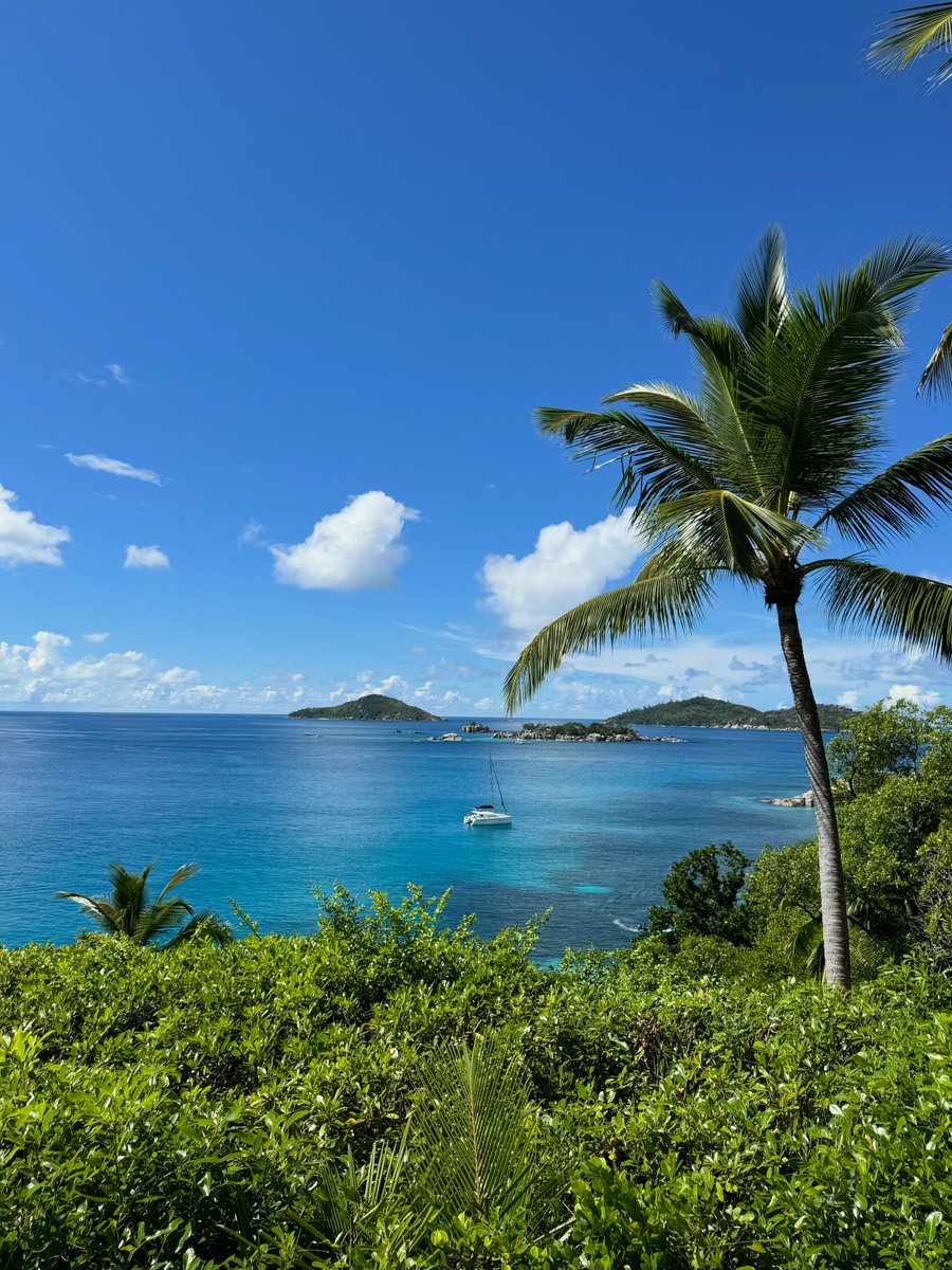 echoesofworld's tweet photo. Seychelles https://t.co/3r2iYd4Mto