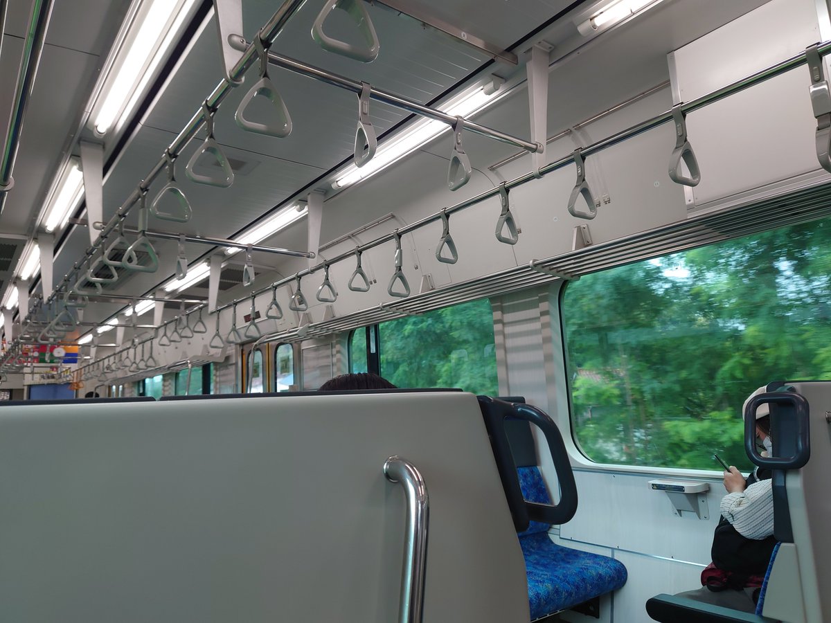U3RdwHHPIQKhNu6's tweet photo. 青春１８切符改悪の影響は、予想以上で、特に東北を目指す人がめっきり減った。お盆休みなのに、こんなにガラガラ。飲食、宿泊、観光関係に間違いなくマイナスな影響を与えている。JRは青春１８切符ユーザーをタダで乗ってるくせにって思ってるかもしれないが1万円以上も払ってくれてる有料客だぞ。 https://t.co/ZijZfFp5g3