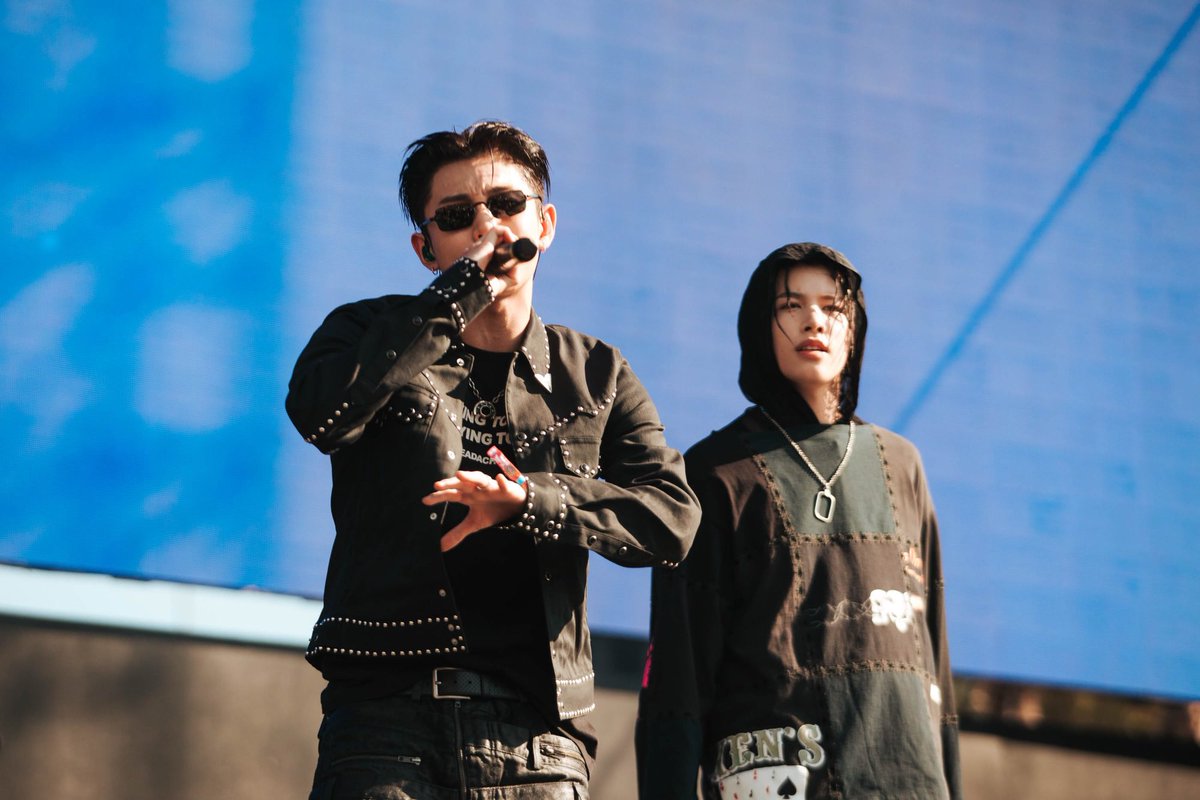tentanglouis's tweet photo. 260812 hitcfestival instagram post!📸

“SHOTTIES RISE UP"

#LNGSHOT #롱샷 https://t.co/c86APIUI9d
