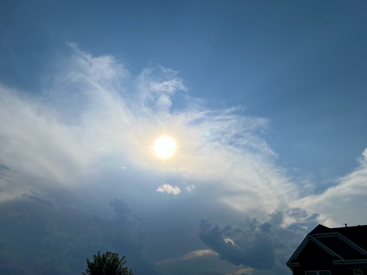 Mesa_T_Aphophas's tweet photo. #UpstateSC #Elako #Kishapolee #Light #GalacticFederationOfLight
These clouds today were truly beautiful! Most everyday they are. But these today were just amazing!
Especially with how the sun peeked through them just enough so show its radiance!
Said it before and Iโll say it again, we live in an amazing and tiny blue spec in regard to the cosmos!
๐๐๐ ๐๐ฉต๐ธ๐ฉต๐ฝ๐ฉต๐๐ ๐๐