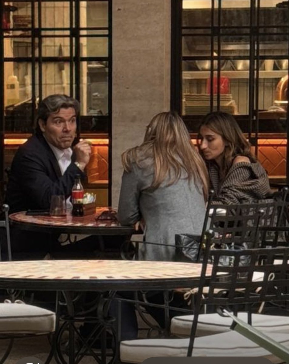 MAndreaNieto's tweet photo. Laura Sarabia y la recompensa de haber guardado SECRETOS de corrupción y de quién sabe qué más: PASEOS, VIANDAS Y VINOS. Una tarde tranqui de martes Bogotaning y sin sombrero en formato "tocado". https://t.co/k5inrI145b