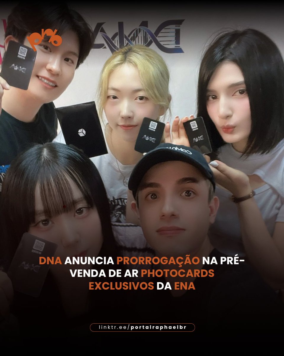 portalraphaelbr's tweet photo. O perfil oficial do grupo DNA (dna_ssemble) confirmou a prorrogação do período de pré-venda dos AR Photocards limitados referentes ao 22º episódio do programa ENA K-Pop Up Chart Show. Para ilustrar o anúncio, o grupo publicou uma selfie onde o cantor brasileiro Raphael aparece em https://t.co/2M1w9yGnsc
