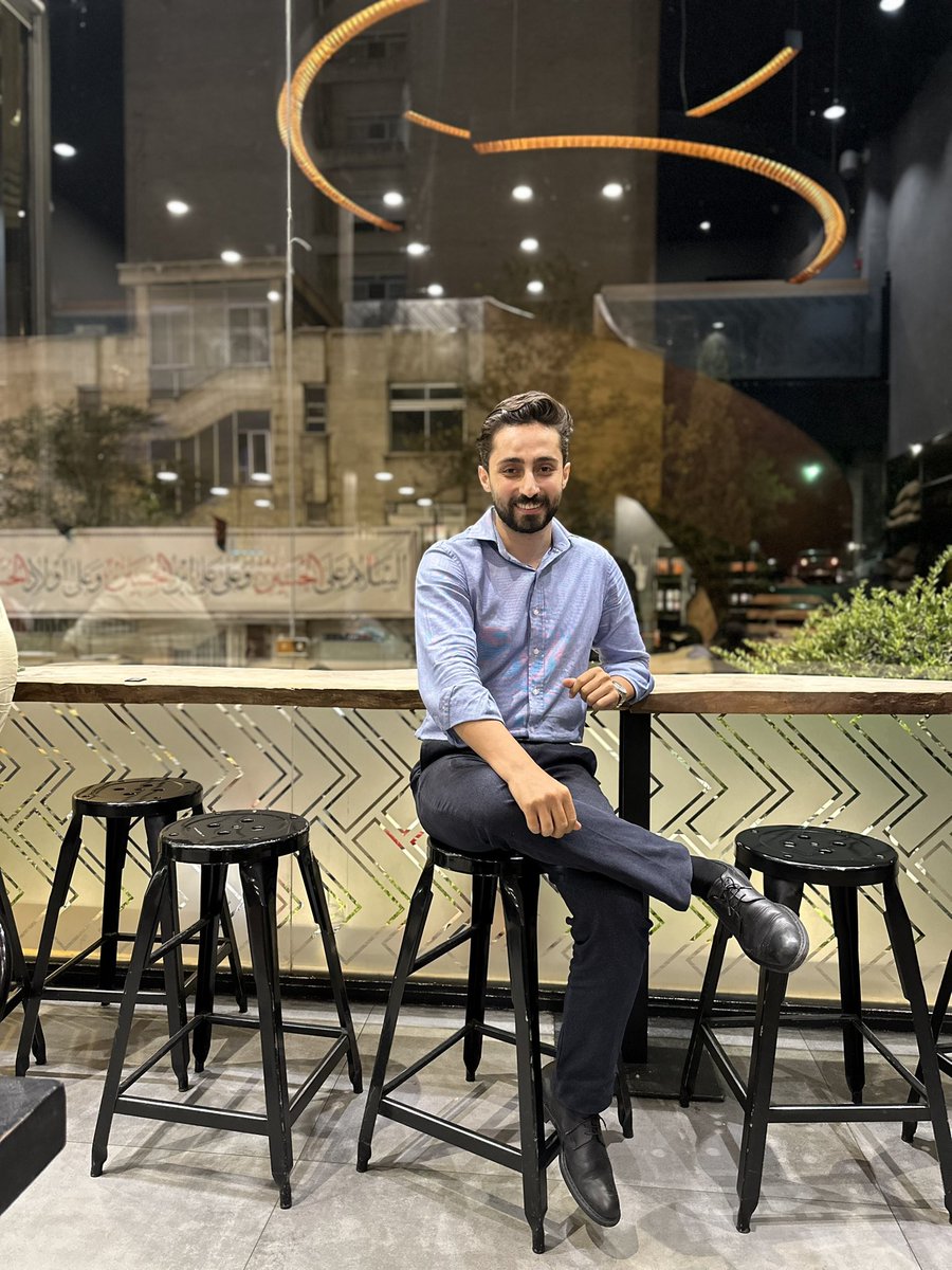 Mr__fact's tweet photo. اون نوشته پرچم پشت سرم رو میتونید حذف کنید؟
اینستا خواستم پست کنم دیدم وایب هیئت میده=)) https://t.co/LHN4OHSBYS