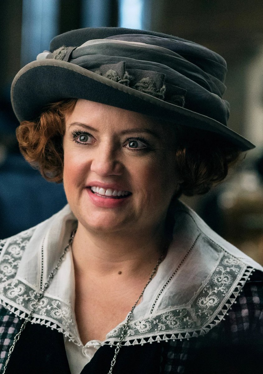 portalwwbr's tweet photo. Infelizmente Lucy Davis, a atriz que interpretou Etta Candy em Mulher Maravilha (2017), revelou ter sido diagnosticada com câncer de mama em estágio 4

A doença é incurável, mas ela afirmou estar em paz e pretende continuar atuando enquanto puder https://t.co/eT6RGAPBMd