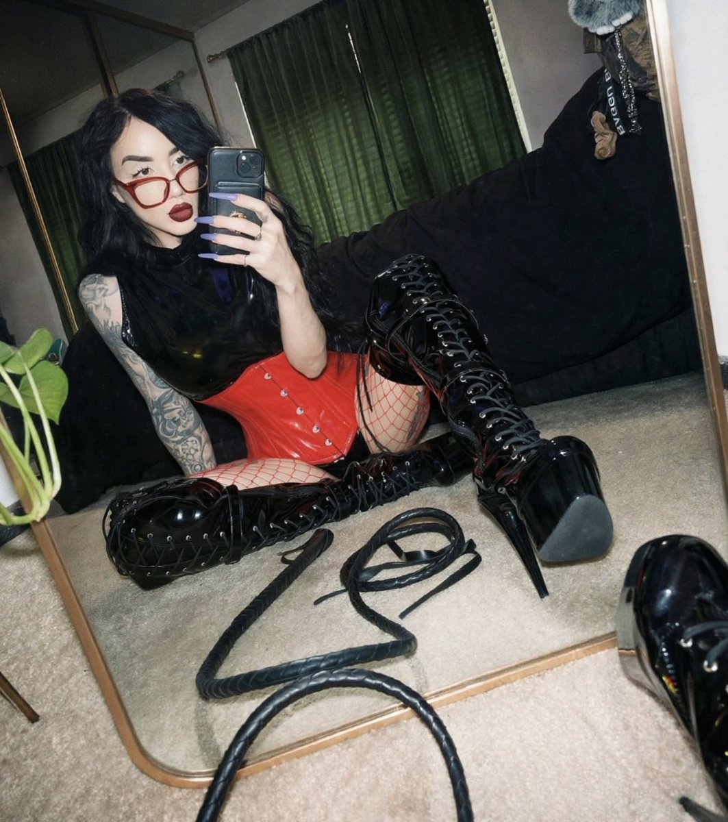 mistressgigix's tweet photo. ball crushin time 💥🥜 https://t.co/eUhMbYn9Aq