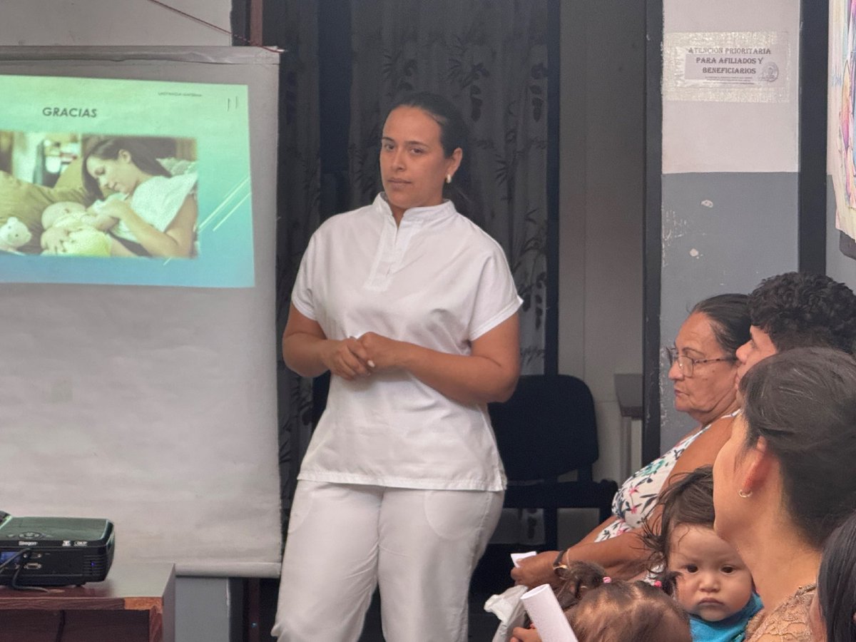 IpasmeOficial's tweet photo. ¡Acompañamos el crecimiento sano de nuestras niñas y niños! 
En el marco de la Semana Mundial, la Unidad Médica Tovar conformó el Grupo de Apoyo Materno Infantil y Familiar para brindar atención integral en lactancia materna, inmunización y salud bucodental. 
#SaludIpasme #Merida https://t.co/T0ltkb6kG4