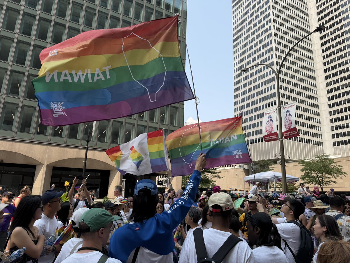 bectmyul's tweet photo. 🏳️‍🌈 Cette année marque le 7ᵉ anniversaire de la légalisation du mariage pour tous à Taïwan. 🇹🇼
Avec l’équipe de Taïwan, nous avons défilé à  Montréal dans le cadre de la Marche de la Fierté de Montréal, l’un des plus grands événements LGBTQ+ de la francophonie. Taïwan continue de défendre l’égalité des droits pour tous.🌈🇹🇼