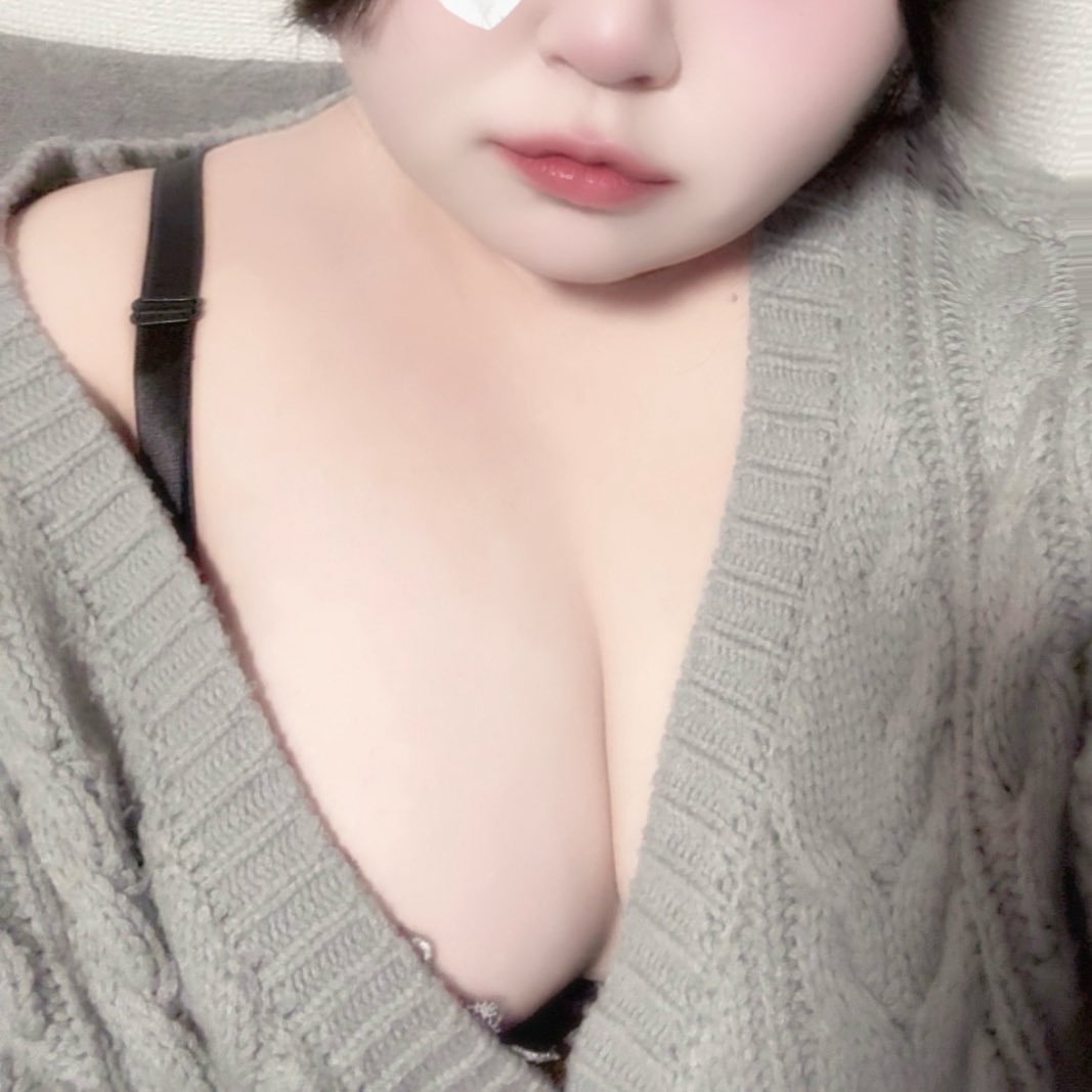 p__i__co's tweet photo. お盆休みとか関係なくお仕事があるお仲間さんたち👯‍♀️
お互いに頑張ろうねの気持ちを込めてお気に入りの画像再掲しとく！
新しいのじゃなくてごめんね https://t.co/lPs6JTeVyM