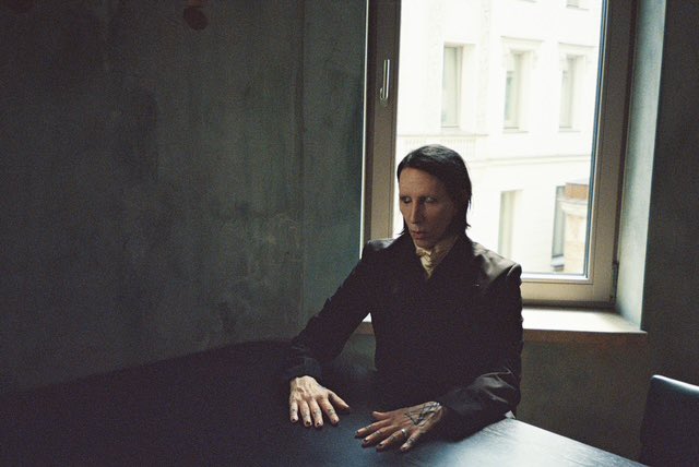 marilynmanson's tweet photo. Lucifer's teardrop on my lips...
📷 @lindsayusichofficial https://t.co/Lle6ap7I0x
