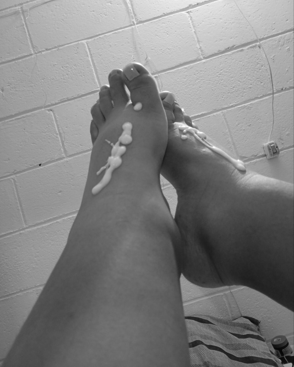 putitalindaxl's tweet photo. ¿Qué les parecen mis paticas? https://t.co/QCOQt3gpeE