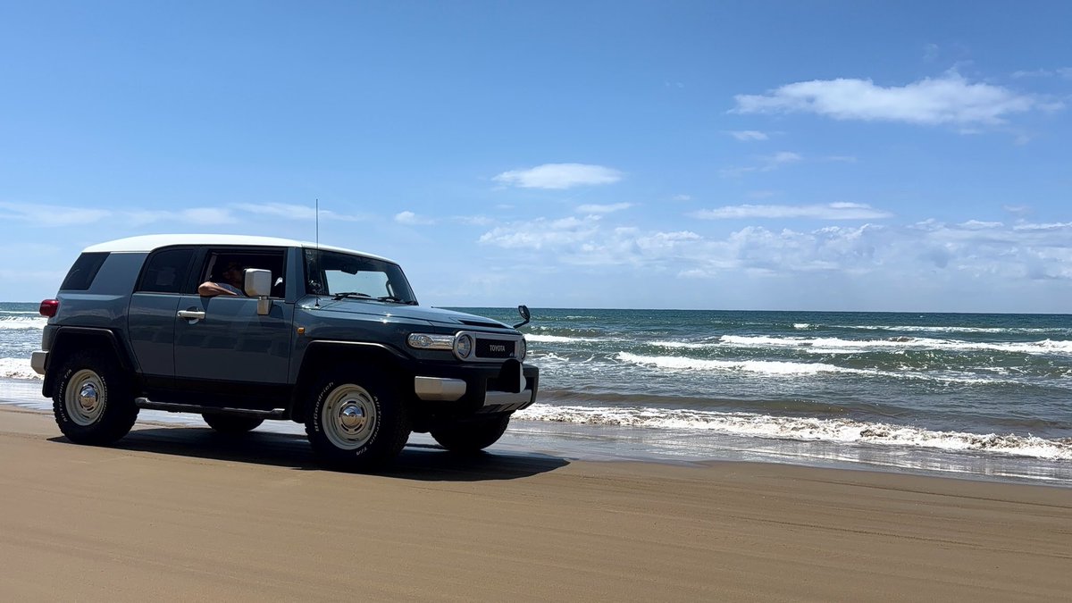 DullSwingMen's tweet photo. どこでもドアかって話

#FJクルーザー
#FJcruiser
#千里浜ドライブウェイ https://t.co/Y9EKvZTbU9
