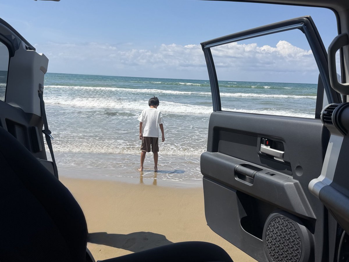 DullSwingMen's tweet photo. どこでもドアかって話

#FJクルーザー
#FJcruiser
#千里浜ドライブウェイ https://t.co/Y9EKvZTbU9