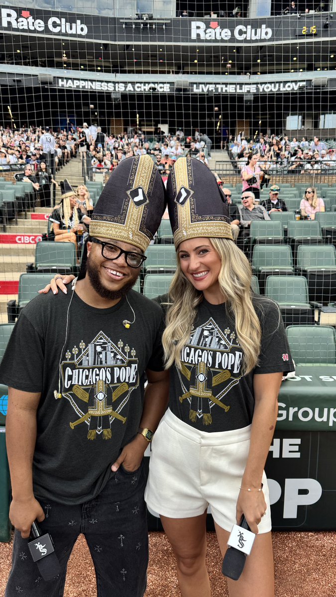 AlyssaBergamini's tweet photo. Your White Sox Faithful Emcees.
Amen, and God Bless! @whitesox #PopeNight @ryanmedialee https://t.co/wKaWlIaqxG