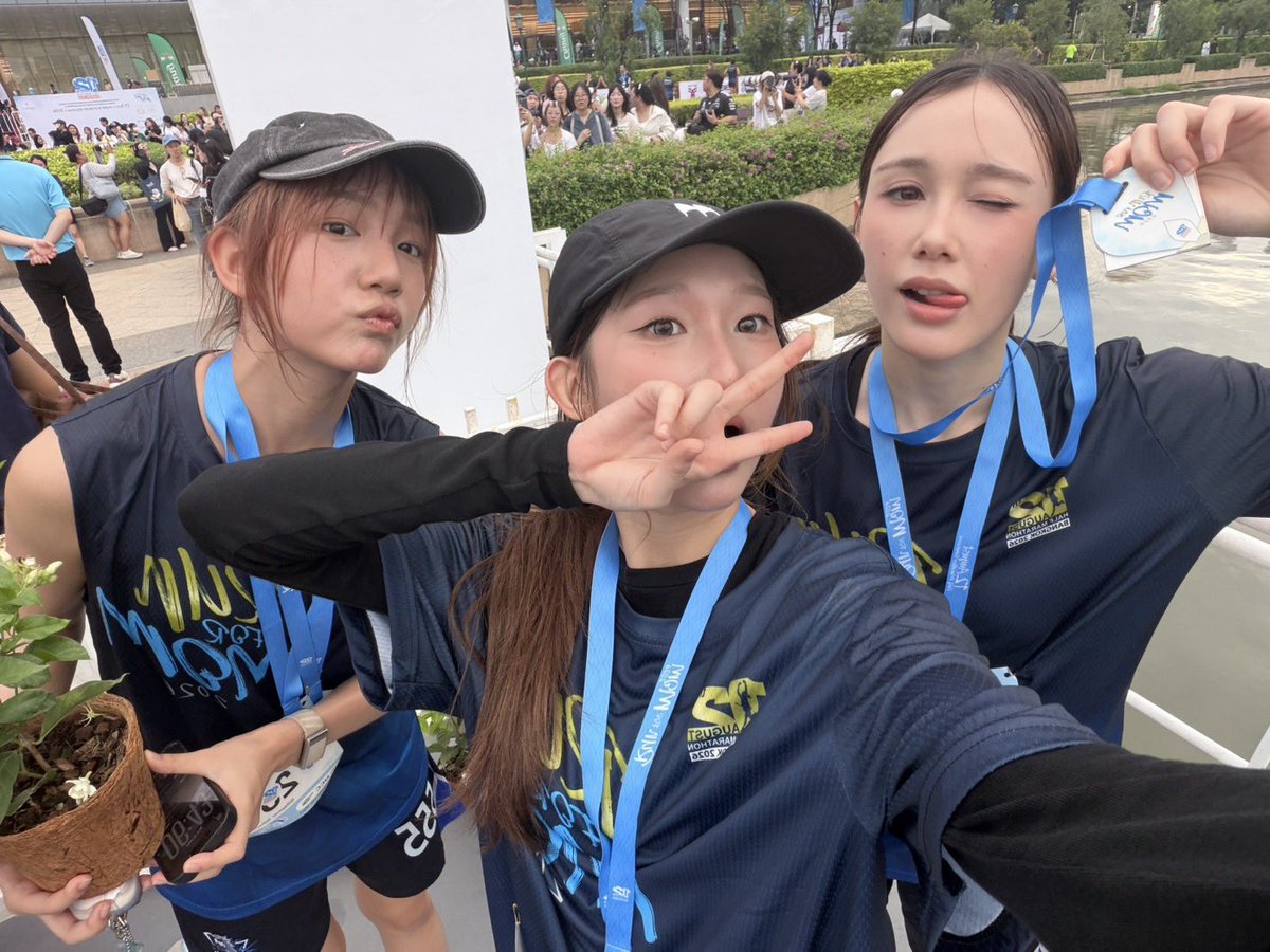 FELIZZOfficial_'s tweet photo. CHARI - PREAM - SANGT at 12 สิงหา ฮาล์ฟ มาราธอน กรุงเทพฯ 2569

📍 Queen Sirikit National Convention Center

#12AugustHalfMarathon
#FELIZZ
#RISERMUSIC https://t.co/kTO15lbuT4