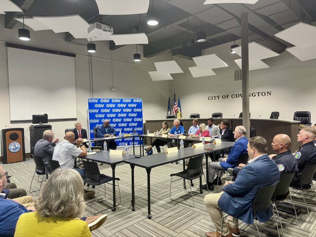 JamesComer's tweet photo. Great roundtable discussion with Northern Kentucky mayors hosted by Covington Mayor Ron Washington. Also spoke at Rep Kim Moser’s reelection event. https://t.co/js0aZz1HXp