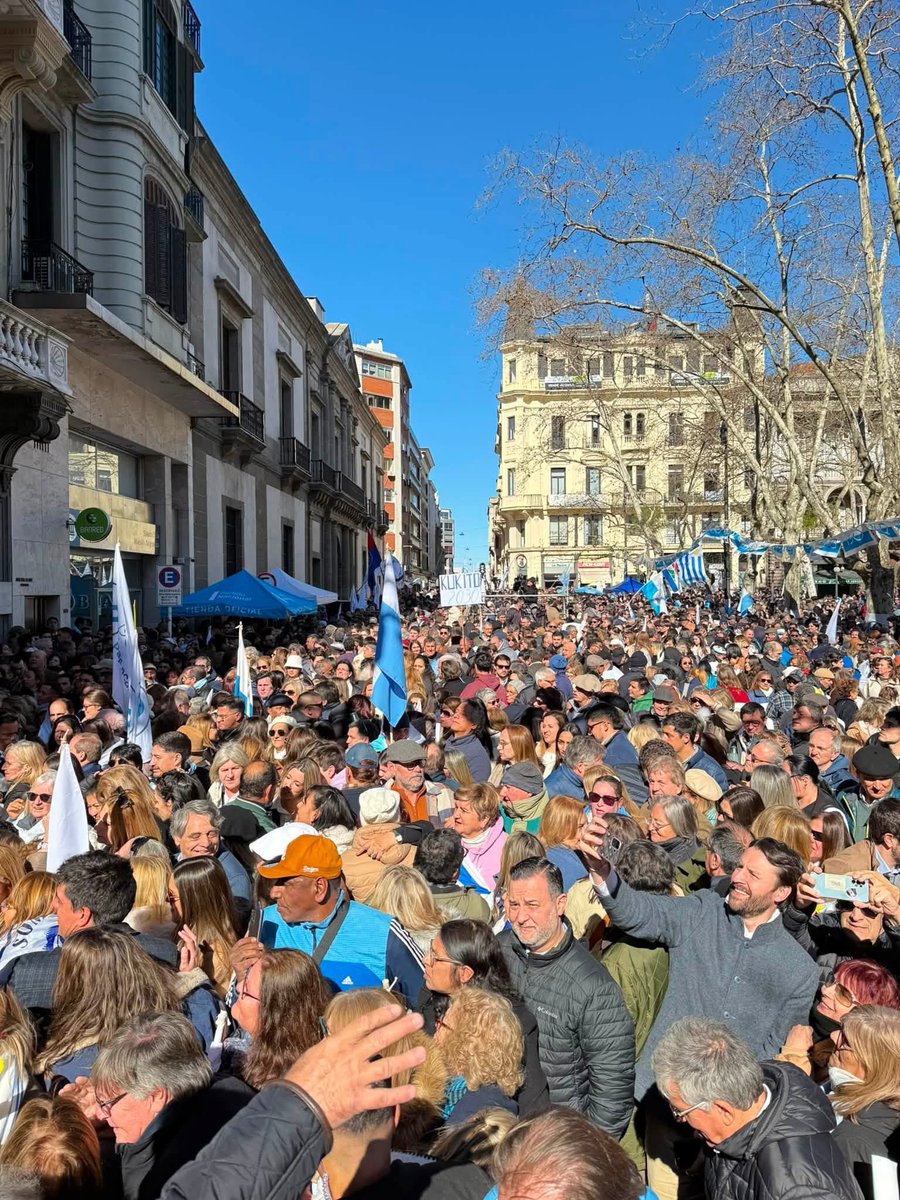 SherlockH123456's tweet photo. @ValentiEsteban Esa foto es mentira, la trucó un FA idiota y mala leche. Te mando fotos reales. https://t.co/eltB0w6KU3