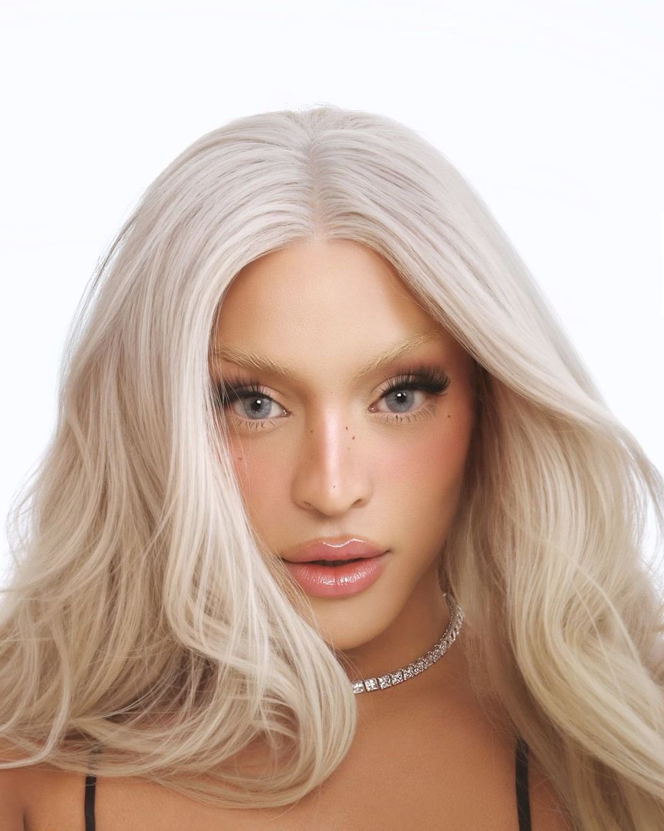 ROSALIABRASIIL's tweet photo. 🚨 Pabllo Vittar está na Farmasi Arena e pode ser uma das convidadas especiais de ROSALÍA para o confessionário. https://t.co/1V9ym1dgxl