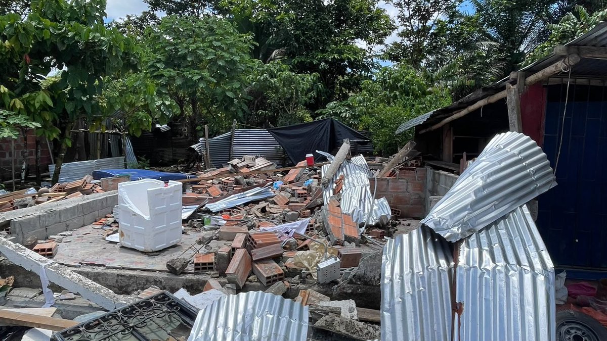 Marovaan's tweet photo. En Sipí, Chocó, informan que se cayeron 70 viviendas de las 100 que aproximadamente tiene el municipio. https://t.co/uTN6NlqZcd