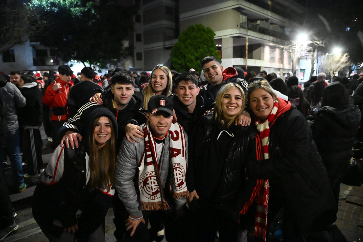 EdelpOficial's tweet photo. Se vive a lo Estudiantes ❤️‍🔥 https://t.co/cDyd7MQZ4s