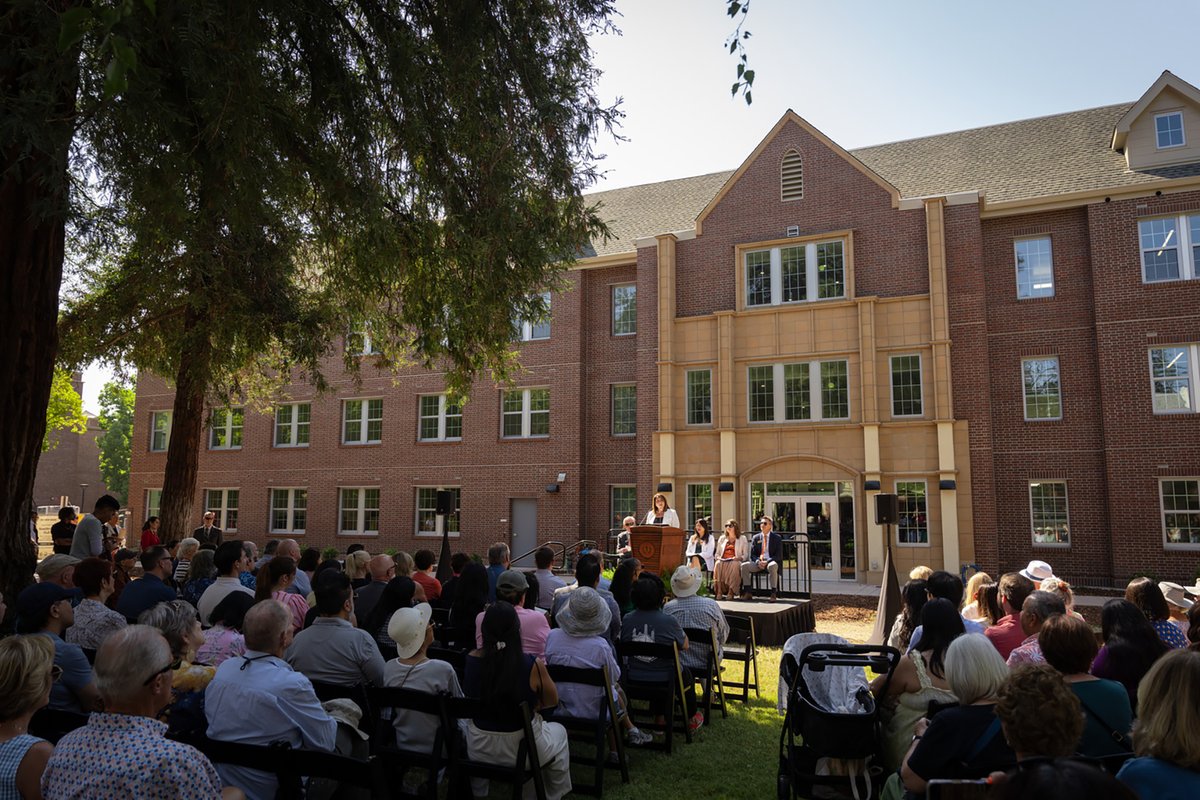 UOPacific's tweet photo. Architectural nods to its historic roots ✅
21st century living-learning environment ✅
3 floors, 386 beds, 12 study nooks ✅

Southwest Hall is officially back 🐅 #PacificProud https://t.co/49RVF8d4OP